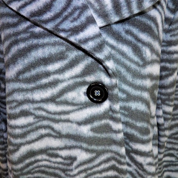 Susan Graver Soft&Warm Animal Print Fleece Jacket - Picture 6 of 8
